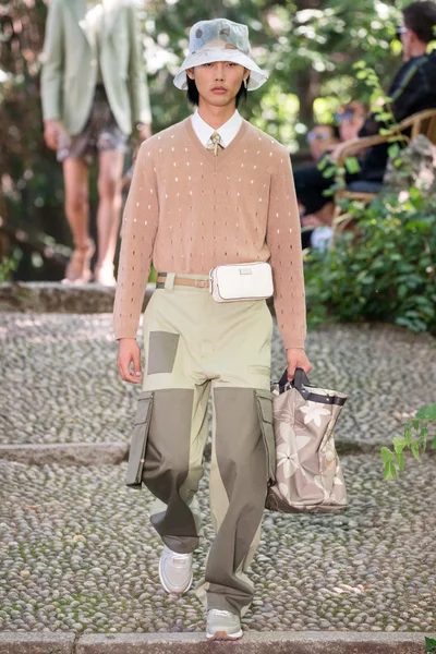 Look 5